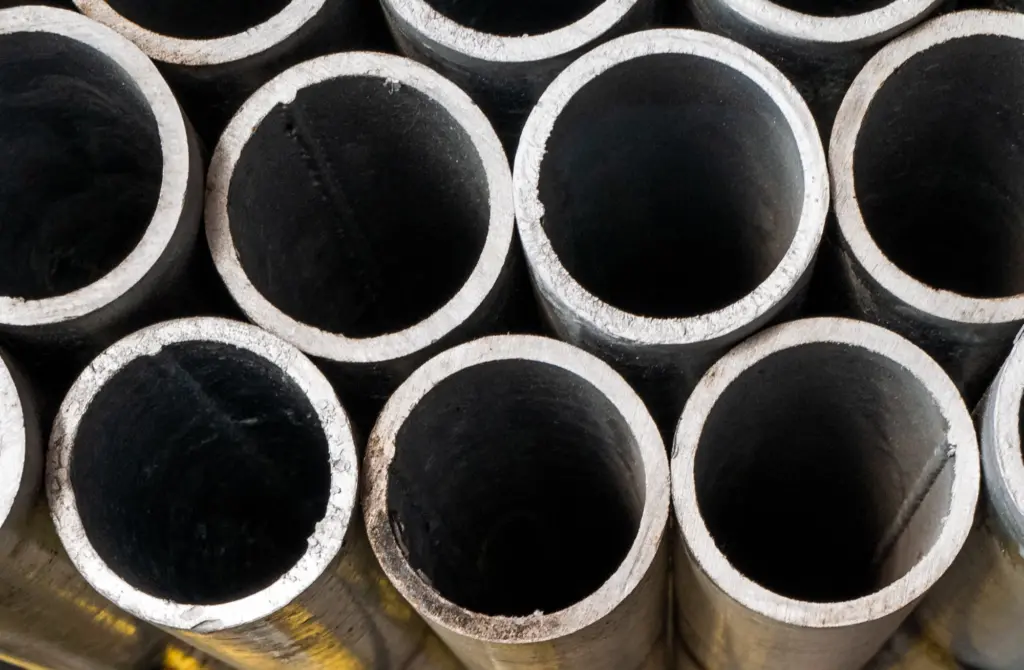 Progetto di reti idriche e fognarie con strumenti CAD avanzati.